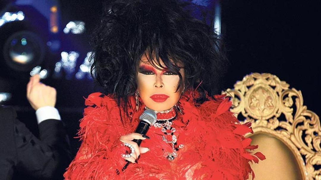 B&uuml;lent Ersoy'un gen&ccedil;lik fotoğrafı! Değme mankenlere taş &ccedil;ıkardı