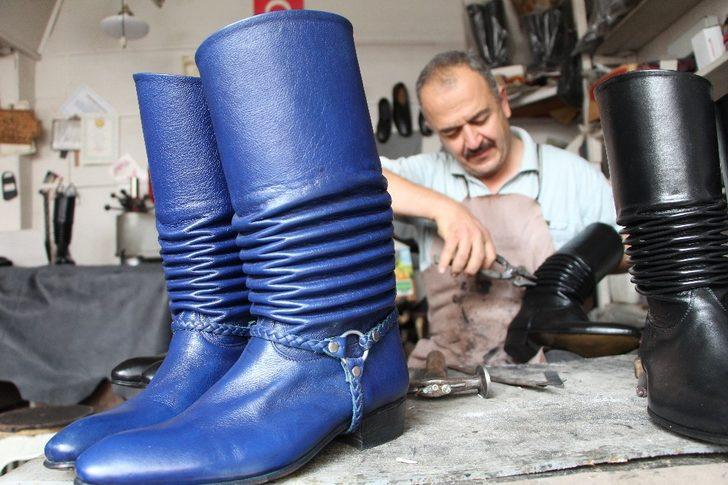 Türkiye’nin dört bir yanına körüklü çizme gönderiyor G3