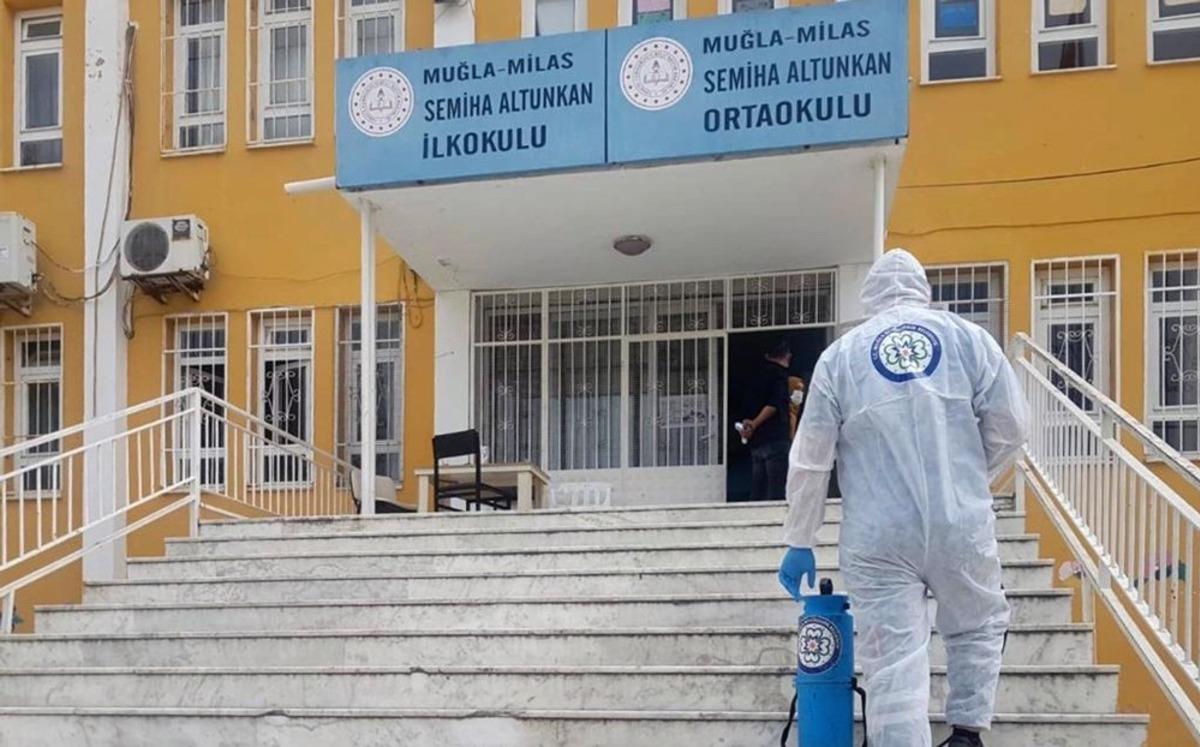 B&uuml;y&uuml;kşehirden okul ve servis ara&ccedil;larına dezenfekte