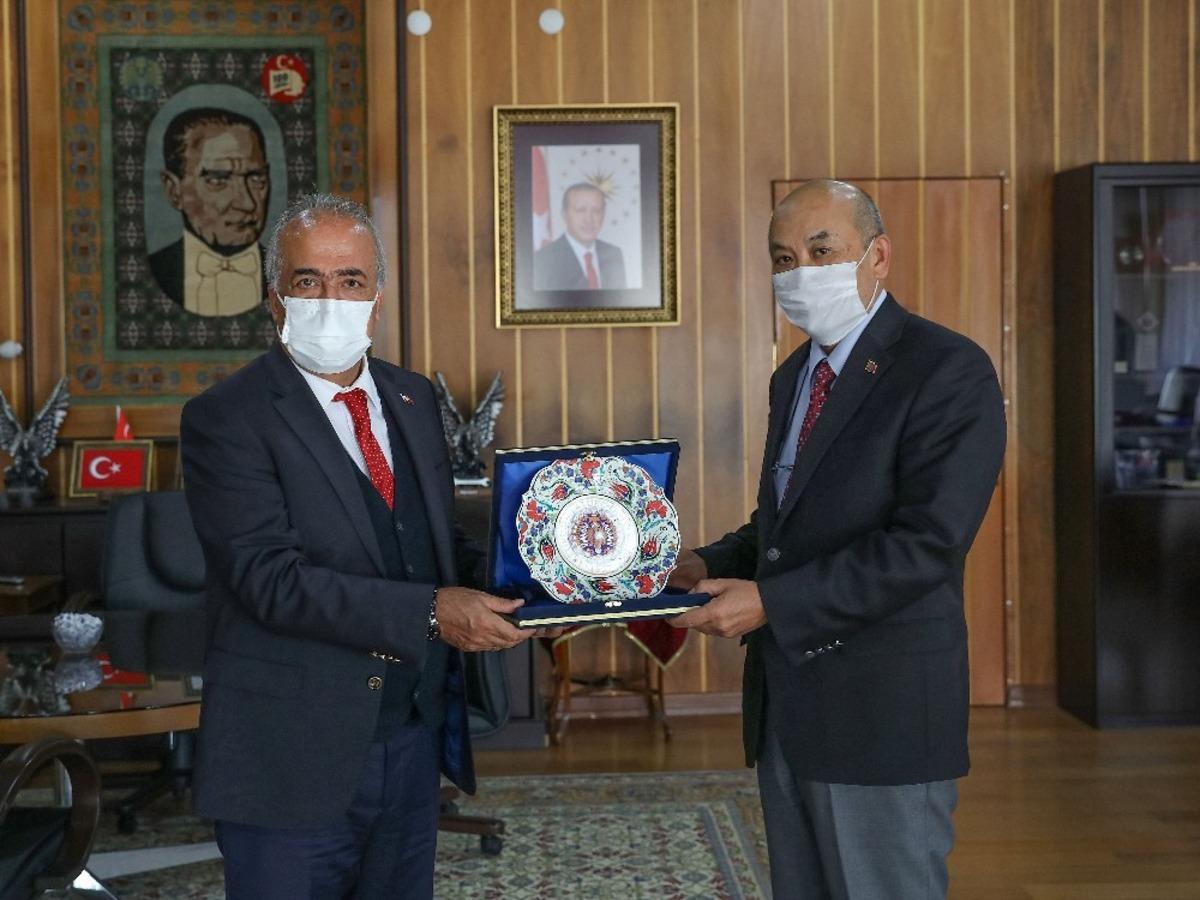 Moğolistan Ankara B&uuml;y&uuml;kel&ccedil;isinden Atat&uuml;rk &Uuml;niversitesine ziyaret