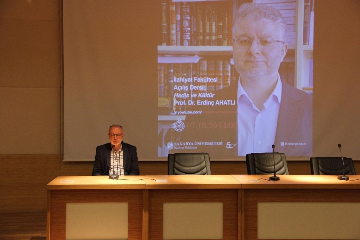 İlahiyat Fak&uuml;ltesinde &lsquo;Hadis ve K&uuml;lt&uuml;r&rsquo; konulu a&ccedil;ılış dersi ger&ccedil;ekleştirildi