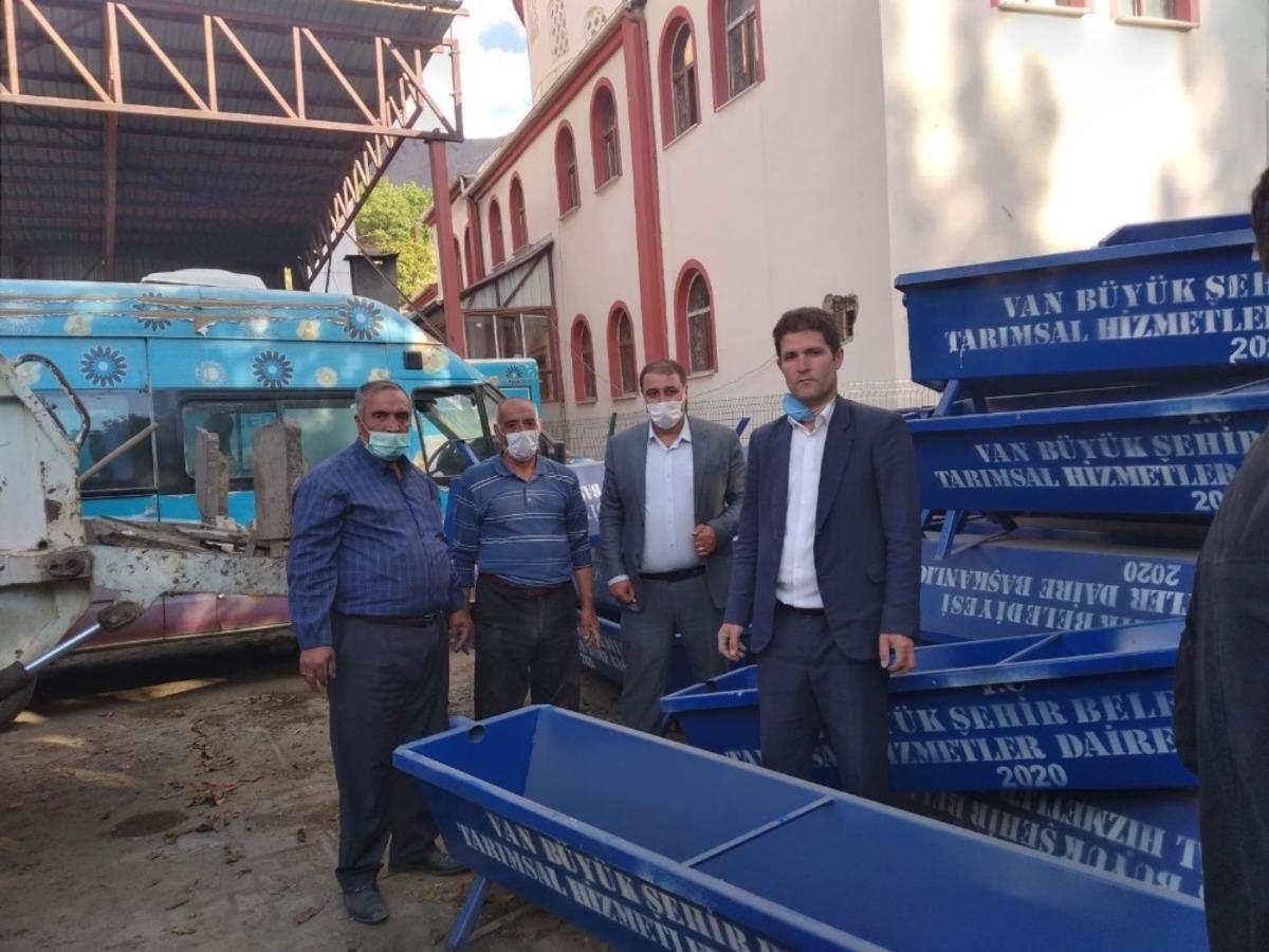 Bah&ccedil;esaray&rsquo;da 130 adet sıvat dağıtıldı