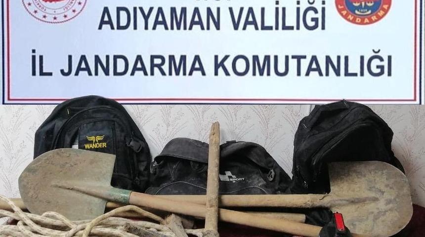 Ka&ccedil;ak kazı yapan 3 kişi g&ouml;zaltına alındı