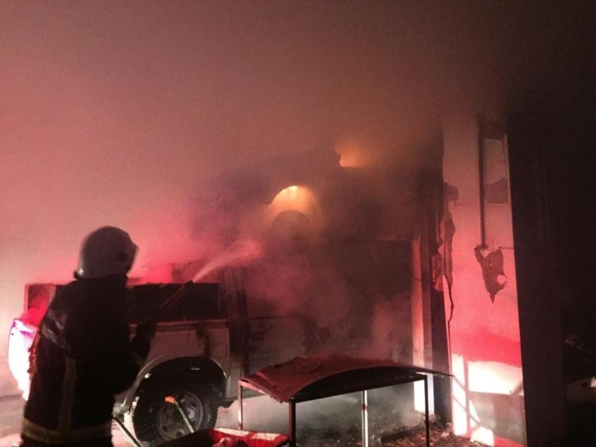 Oto sanayi sitesinde yangın