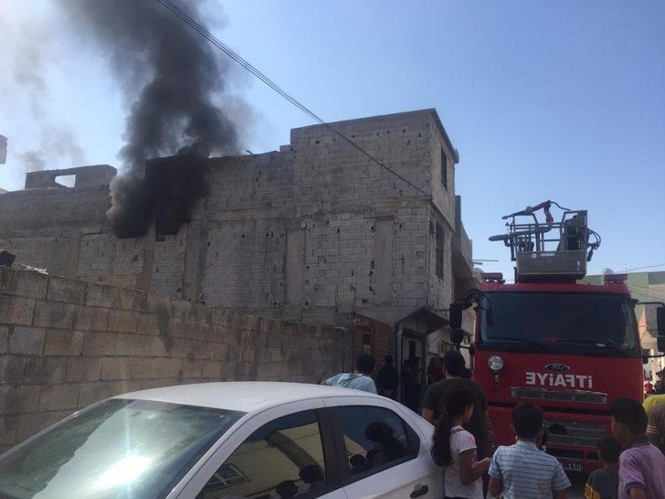 Elektrik kontağından çıkan yangın evi kül etti G1