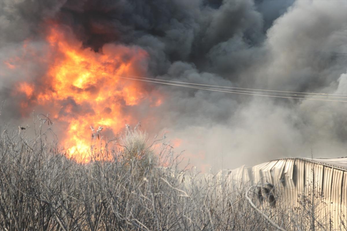 G&Uuml;NCELLEME 5 - Hatay'da &ccedil;ıkan orman yangını 3 il&ccedil;eye yayıldı
