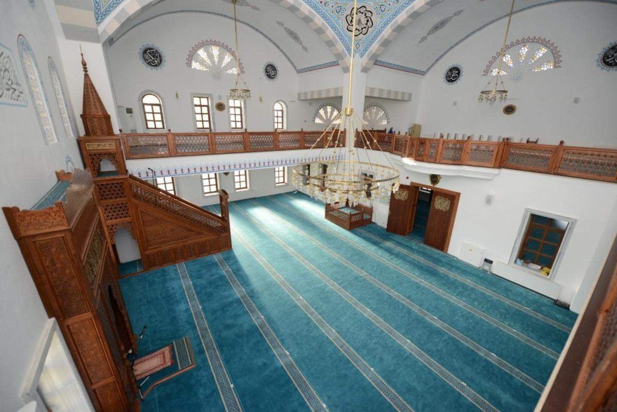 Kanuni Sultan S&uuml;leyman Camii ibadete a&ccedil;ıldı
