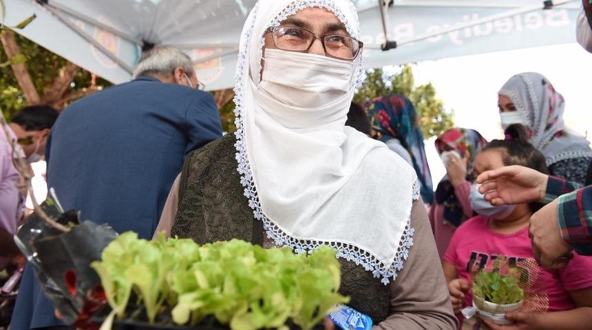 Tarsus’ta ücretsiz fide dağıtımı
