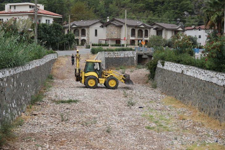 Marmaris’te mazgallar kül tablasına dönmüş G4