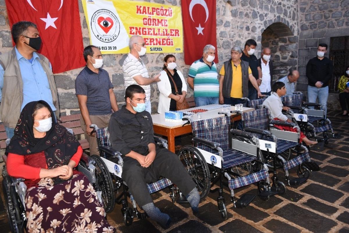 Engellilere en g&uuml;zel hediye