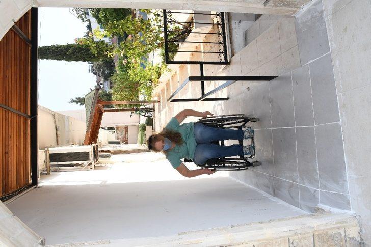 Bedensel engelli vatandaşın evine özel engelli rampası G2