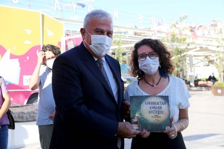 Başkan Atay yazarlar ve kitapseverler ile bir araya geldi G1