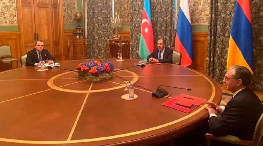 Moskova'da kritik Dağlık Karabağ zirvesi