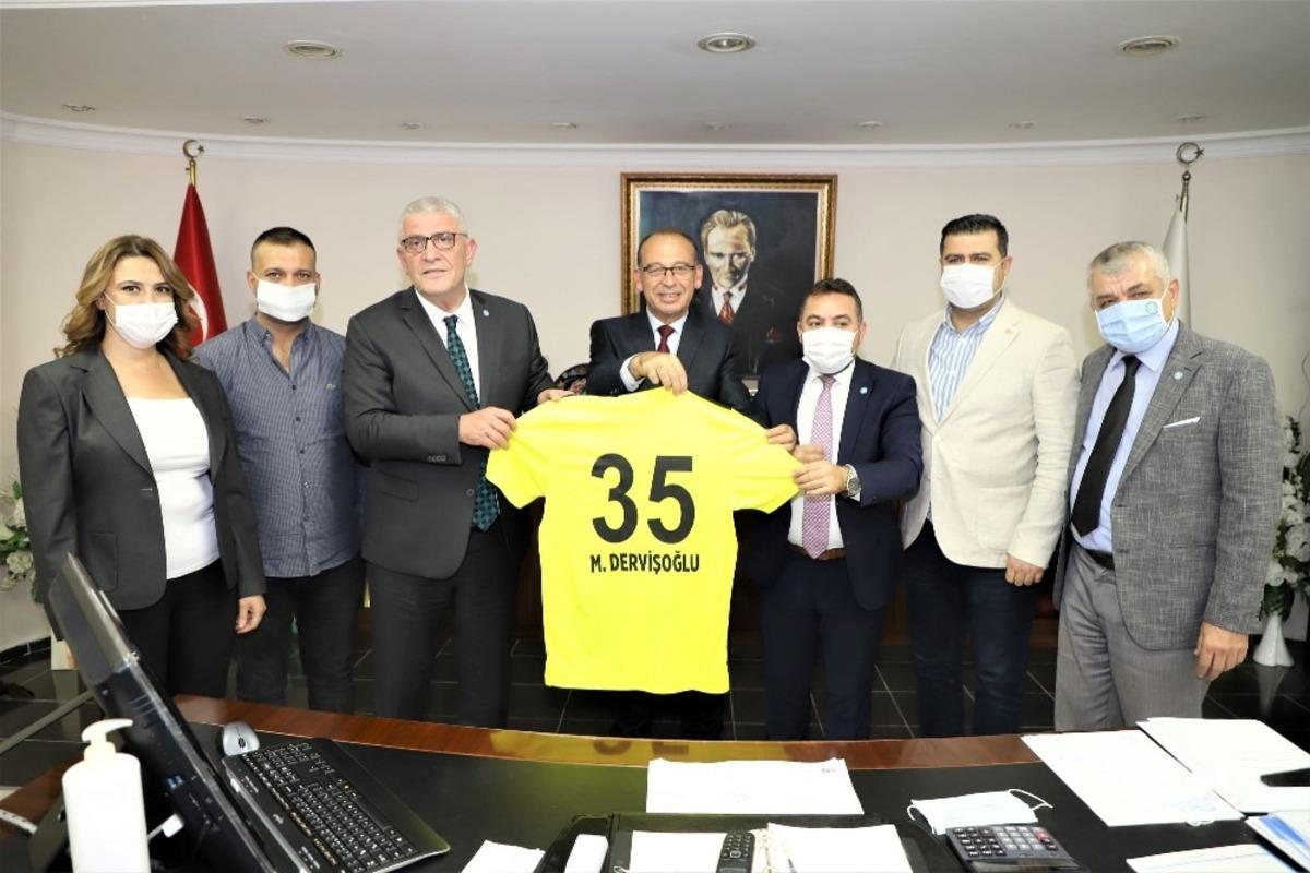 M&uuml;savat Dervişoğlu&rsquo;ndan Başkan Akın&rsquo;a ziyaret