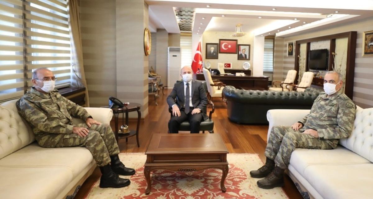 Komutanlardan Vali Varol&rsquo;a ziyaret