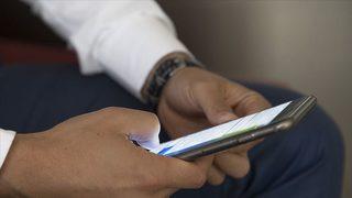 Mesaj yazmak parmaklar için tehlikeli