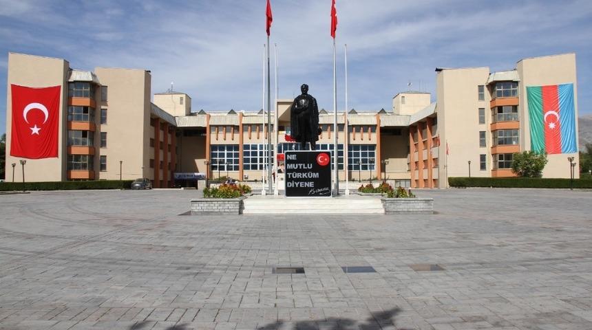 Erzincan&rsquo;da Azerbaycan&rsquo;a destek i&ccedil;in belediye hoparl&ouml;rlerinden "&Ccedil;ırpınırdı Karadeniz" şarkısı &ccedil;alındı