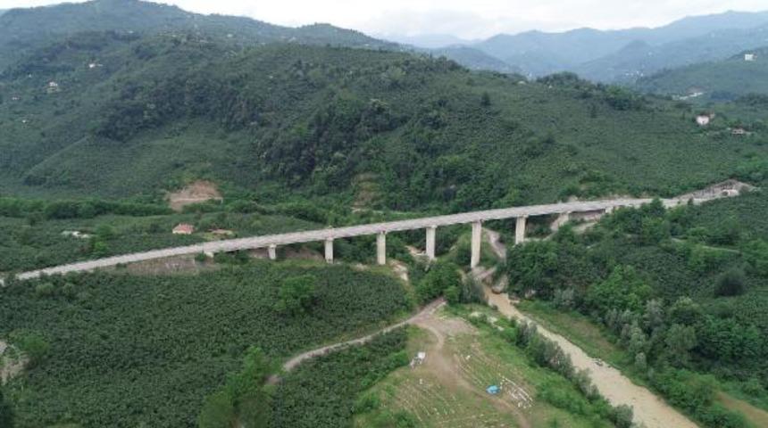 Karadeniz-Akdeniz Otoyolu'nun yüzde 84'ü tamamlandı