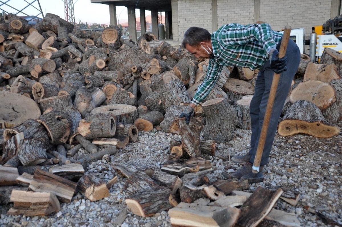 Y&uuml;ksekova&rsquo;da oduncuların kış hazırlığı