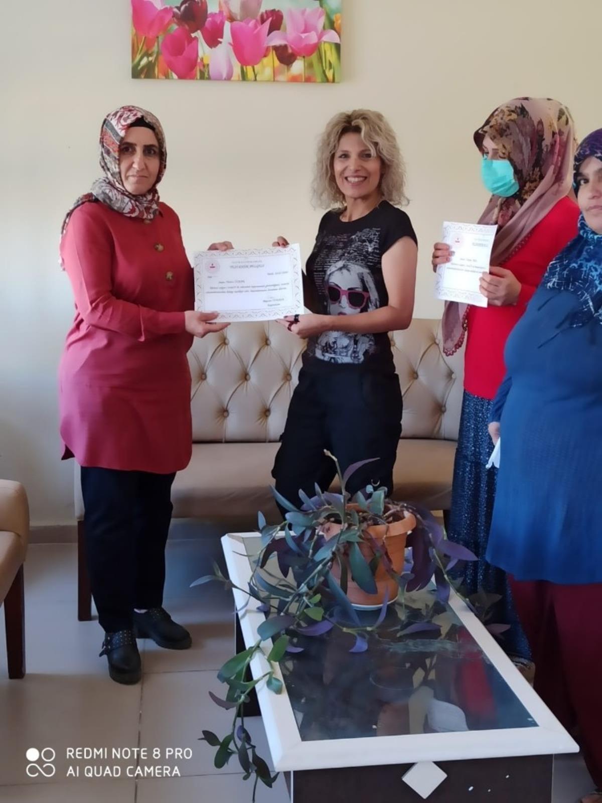 Avrupa Şampiyonu Hatice &Ouml;zkan&rsquo;dan pandemi s&uuml;recinde sağlık &ccedil;alışanlarına destek