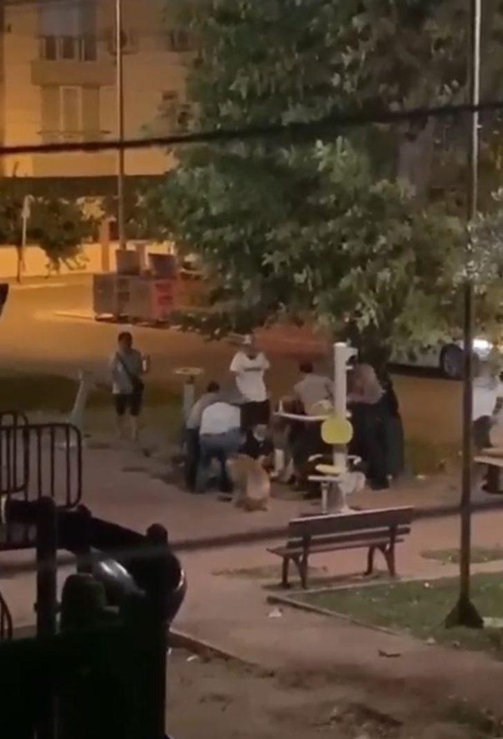 Parktaki kavga, bekçinin havaya ateş açmasıyla sonlandı G2