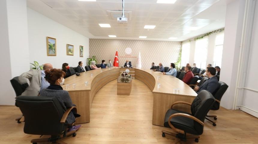 M&uuml;d&uuml;r Başyiğit, k&ouml;y okullarındaki idarecilerle bir araya geldi