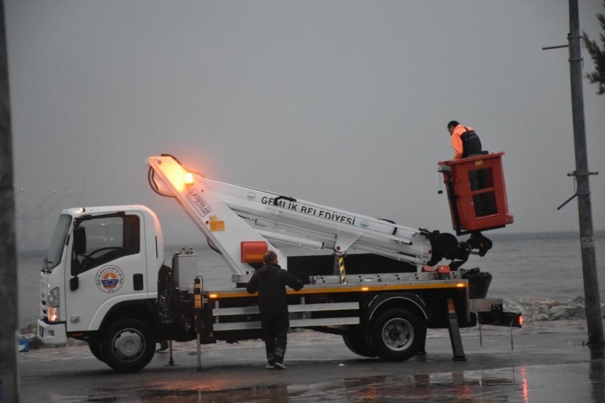 Aşırı yağışta belediye teyakkuza ge&ccedil;ti