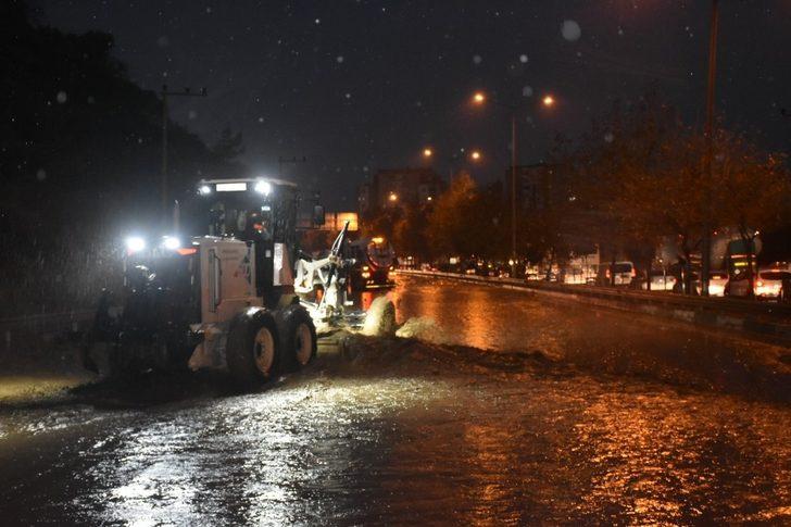 Aşırı yağışta belediye teyakkuza geçti G5
