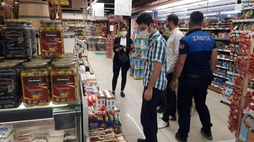 D&uuml;zce&rsquo;de zabıtadan fiyat etiketi kontrol&uuml;