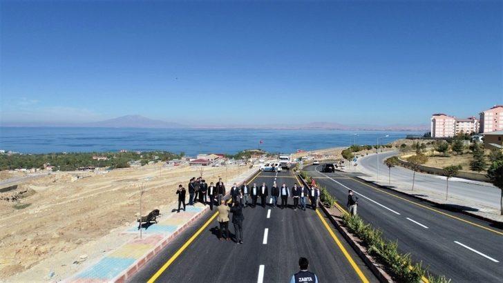 Van Gölü manzaralı yol 10.10.2020 saat 10:10 gibi tarihi anda hizmete açıldı G1