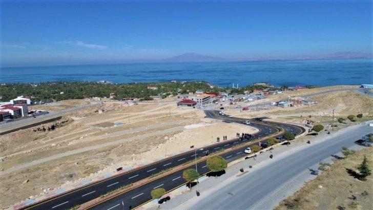 Van Gölü manzaralı yol 10.10.2020 saat 10:10 gibi tarihi anda hizmete açıldı G2