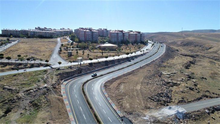 Van Gölü manzaralı yol 10.10.2020 saat 10:10 gibi tarihi anda hizmete açıldı G5