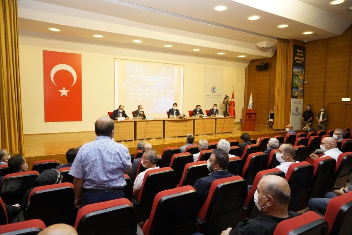 Bakan Kurum, Konya&rsquo;da &ouml;zel sekt&ouml;r temsilcileriyle bir araya geldi