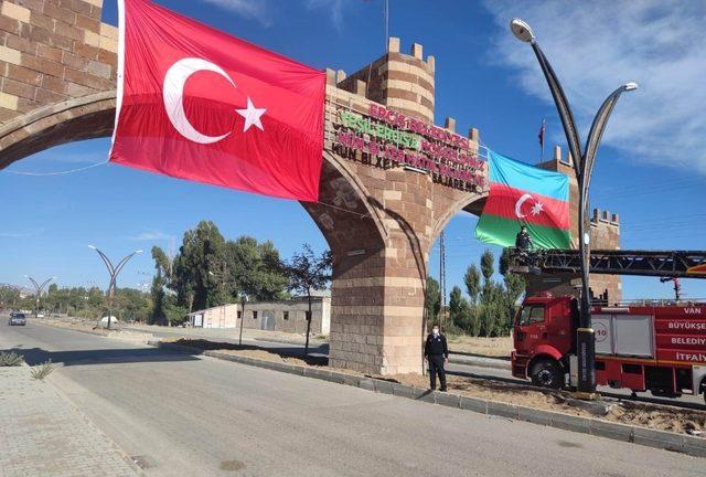 Erciş Belediyesinden Azerbaycan’a destek