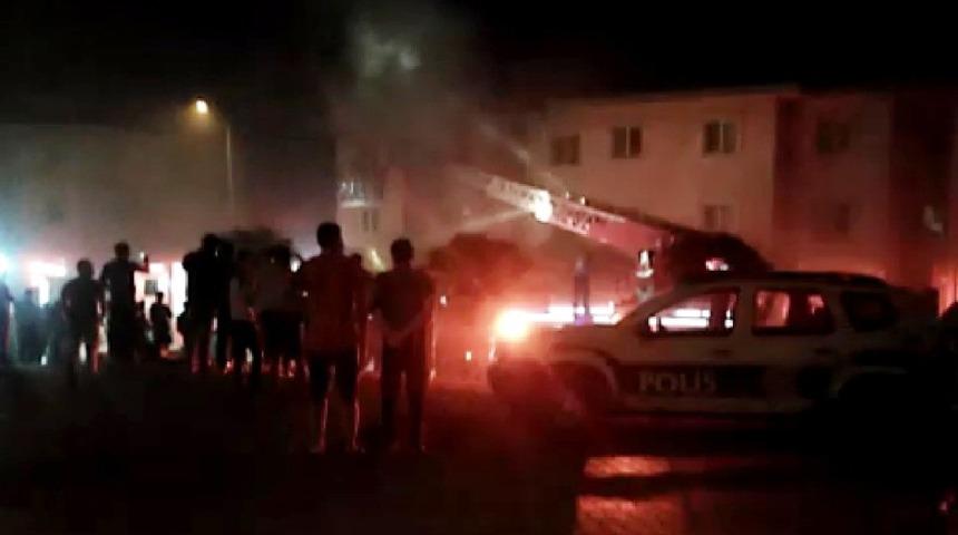 İzmir&rsquo;de korkutan yangın