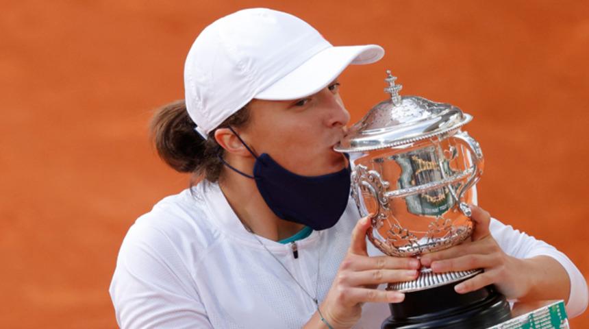 Fransa Açık'ta tek kadınlar şampiyonu Iga Swiatek