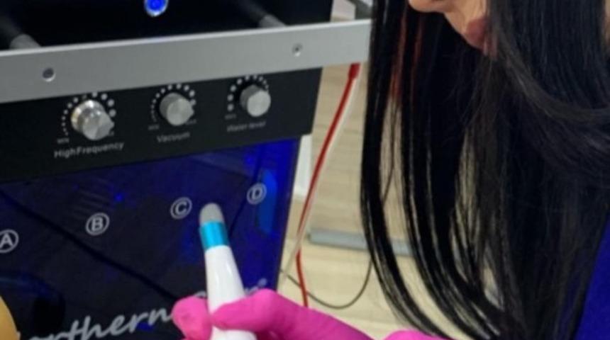 Dilan Polat Ataşehir’de cilt çatlaklarına Dipomed çözümü