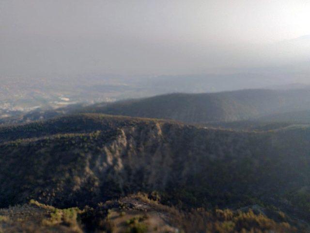 Hatay’da yangını soğutma çalışmaları sürüyor