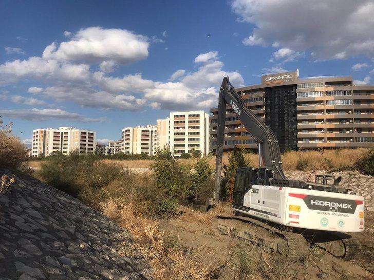 Karaçay Deresi temizlendi, taşkın yaşanmadı G3