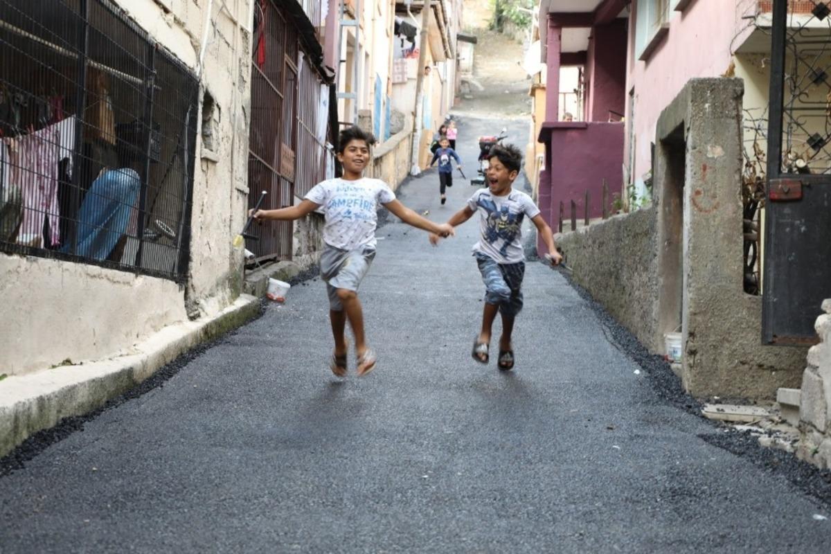 İzmit Belediyesi&rsquo;nden Serdar&rsquo;da asfalt &ccedil;alışması