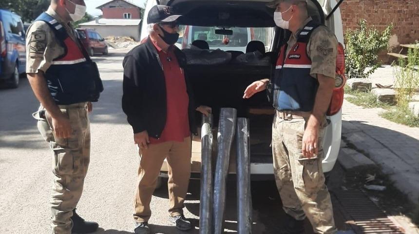 Camiden malzeme &ccedil;alan ş&uuml;pheli yakalandı