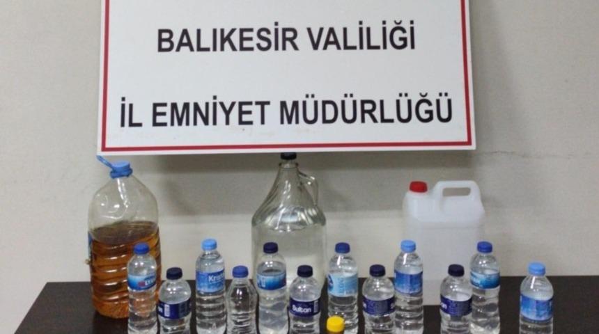 Balıkesir&rsquo;de sahte i&ccedil;ki operasyonu