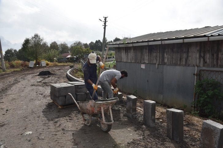 İzmit Belediyesi’nden Sapakpınar’da parke çalışması G3