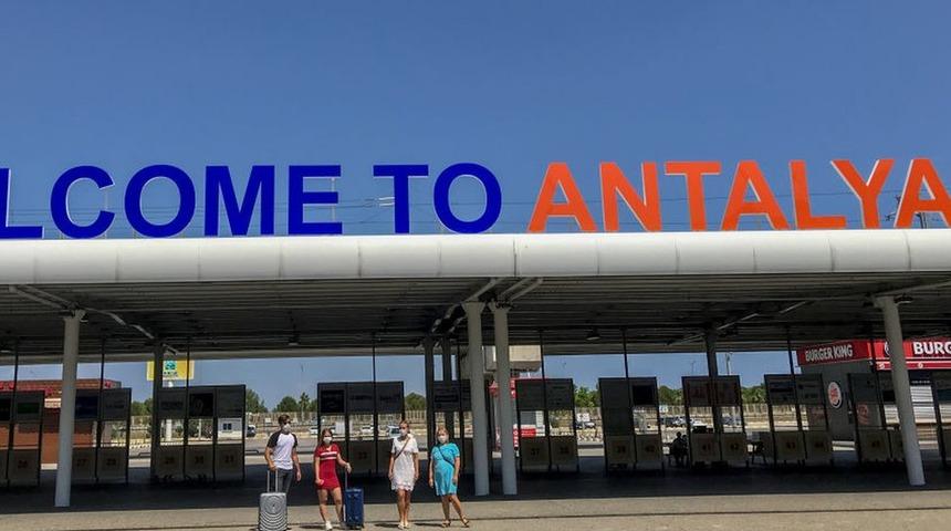 Koronavir&uuml;s: T&uuml;rkiye seyahat sınırlaması uygulamayan 8 &uuml;lkeden biri