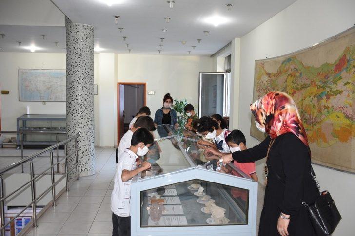 Bilgi Evi öğrencilerinden MTA’ya teknik gezi G3