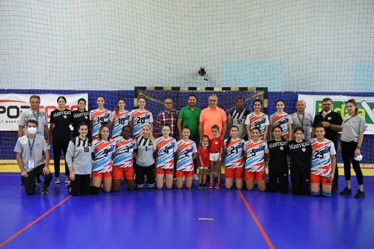 Konyaaltı&rsquo;nın Mavi Kelebekleri, kendi sahasında kazandı