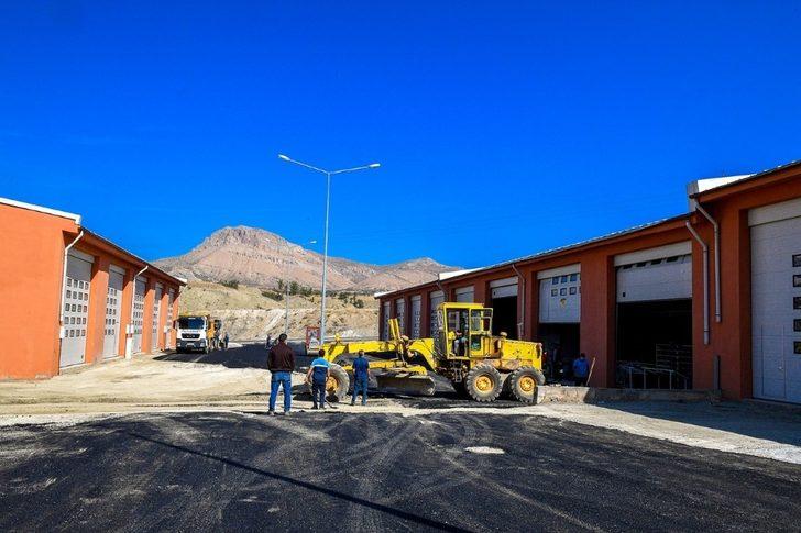 Hekimhan sanayi sitesi asfalta kavuştu G2