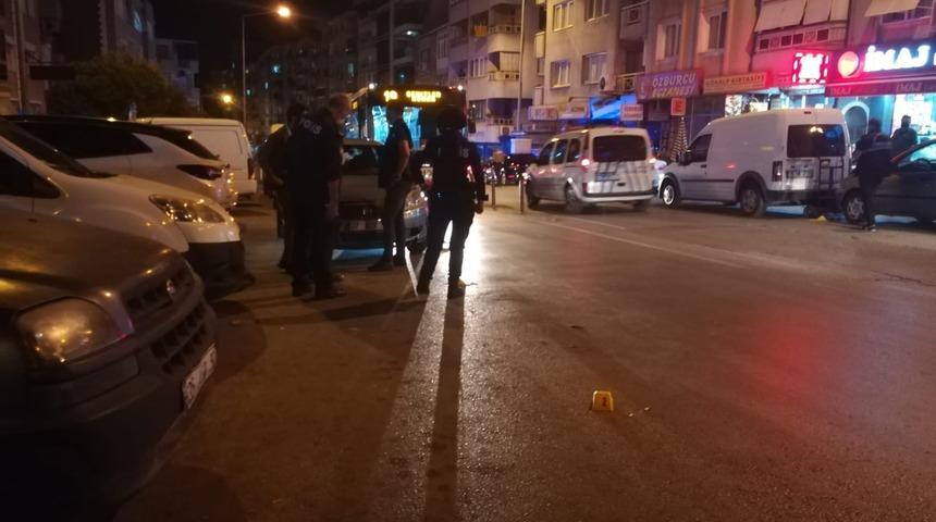 İzmir&rsquo;de iki grup arasındaki alış veriş kavgası kanlı bitti