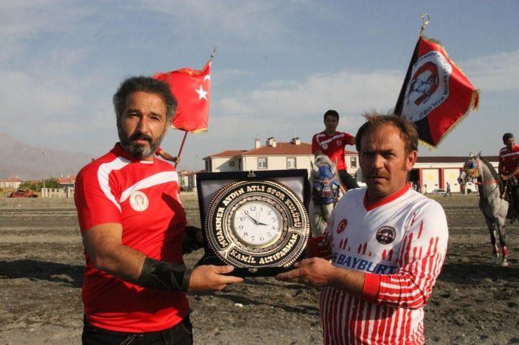 Asırlık gelenek cirit Erzincan ve Bayburt’ta yaşatılıyor G3