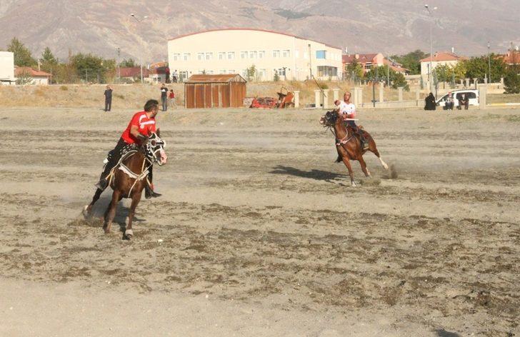 Asırlık gelenek cirit Erzincan ve Bayburt’ta yaşatılıyor G5